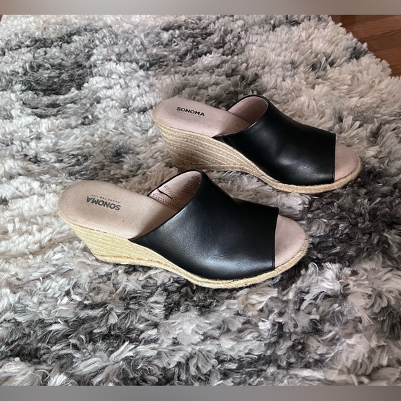 Sonoma Slip on Wedges - Picture 2 of 13